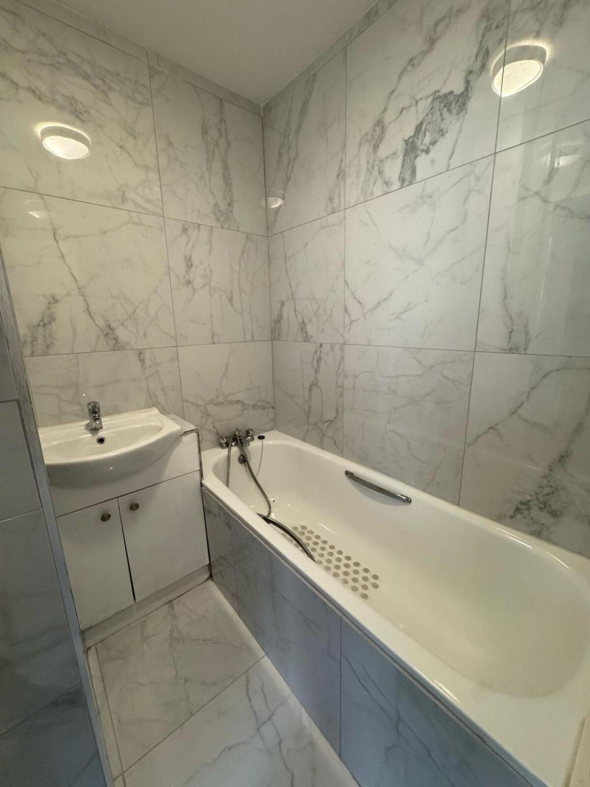 Appartement 2 Bedroom Flat On First Floor *