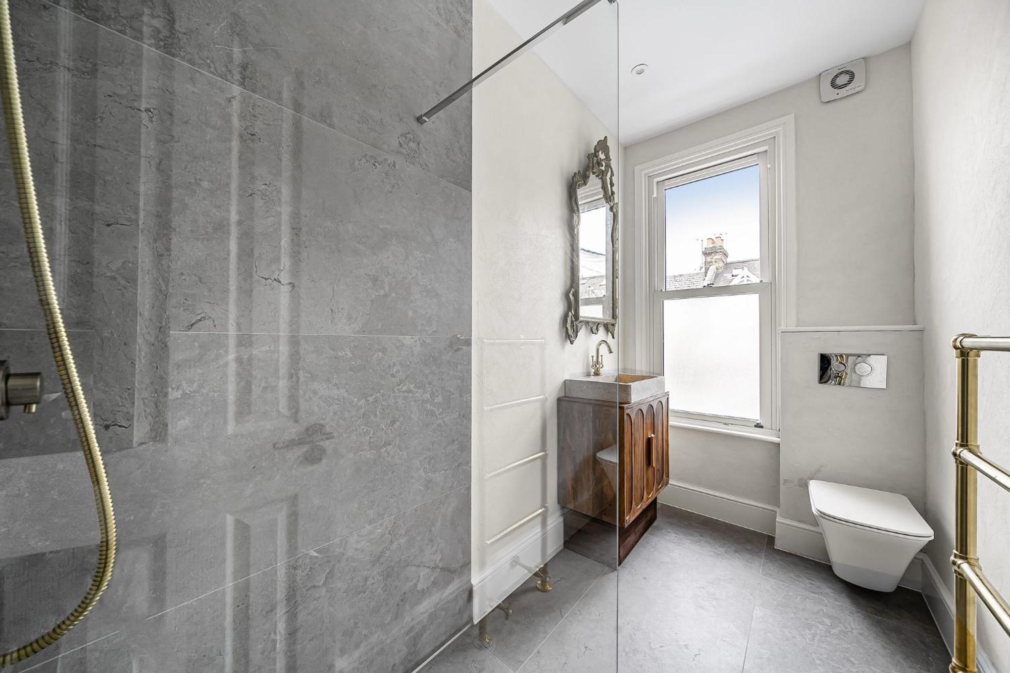 Lavish Maida Vale Townhouse Sleeps Up To 8 With Patio & Office - Open To Short & Long Term Lets