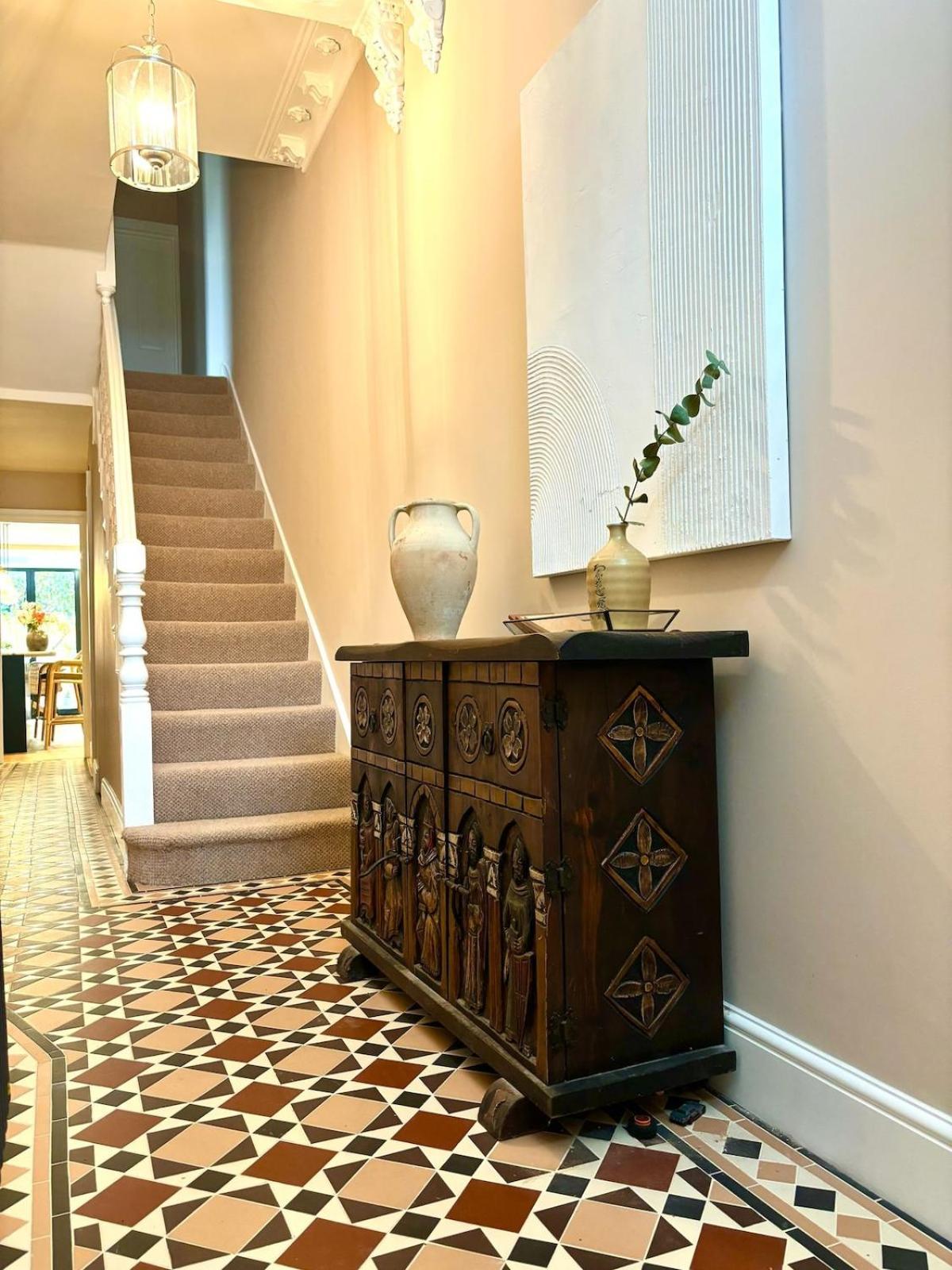 Ferienhaus Lavish Maida Vale Townhouse Sleeps Up To 8 With Patio & Office - Open To Short & Long Term Lets