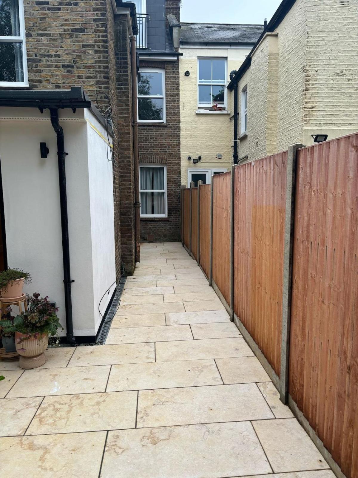 Lavish Maida Vale Townhouse Sleeps Up To 8 With Patio & Office - Open To Short & Long Term Lets *
