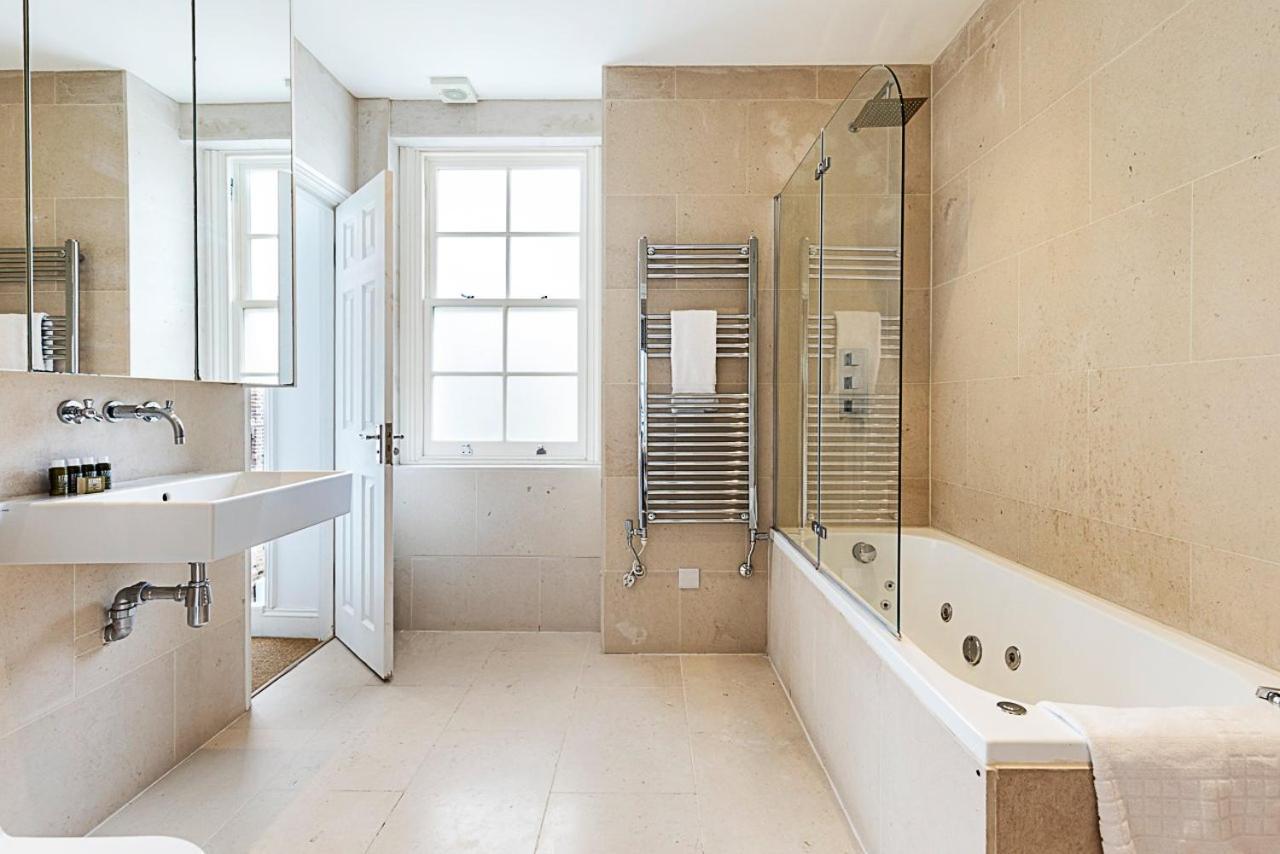 Chic 4-bed House, Camden, *