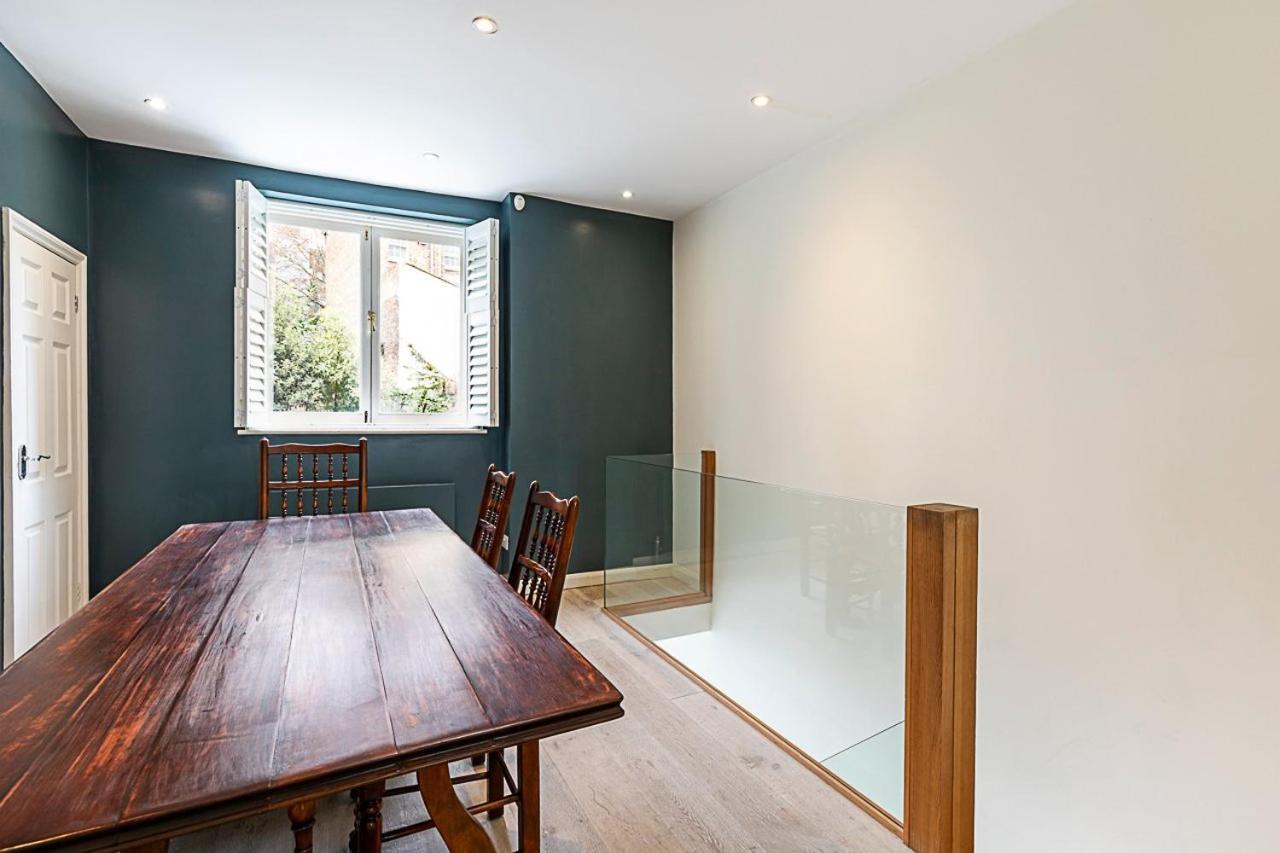 Hébergement de vacances Chic 4-bed House, Camden, Londres