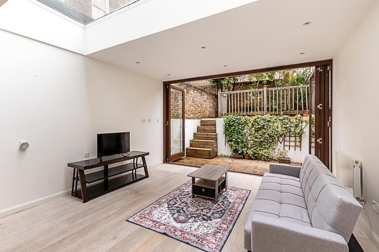 Chic 4-bed House, Camden, Hébergement de vacances Londres