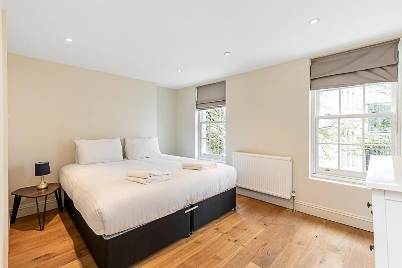 Hébergement de vacances Chic 4-bed House, Camden, Londres