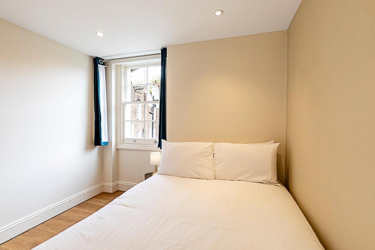 Chic 4-bed House, Camden, *