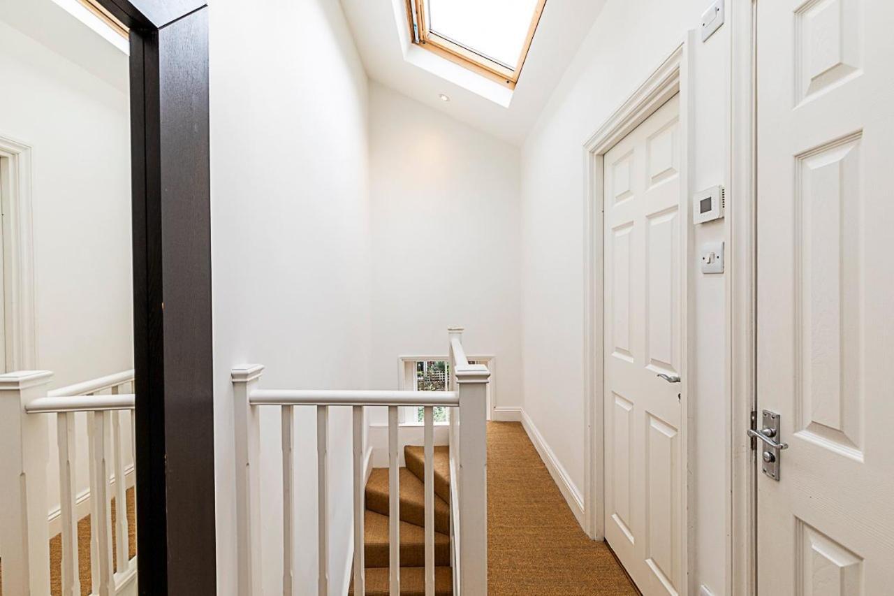 Chic 4-bed House, Camden,