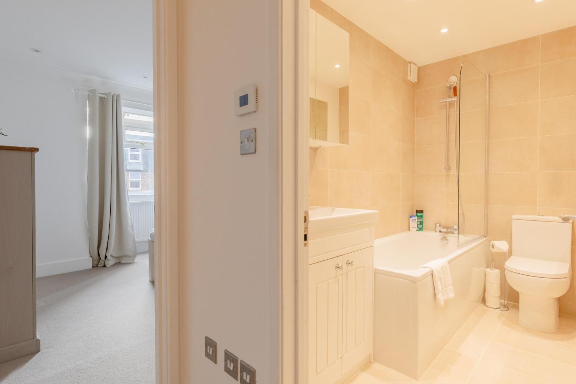 Hébergement de vacances Charming 4bd 6 Mins From Nine Elms Station