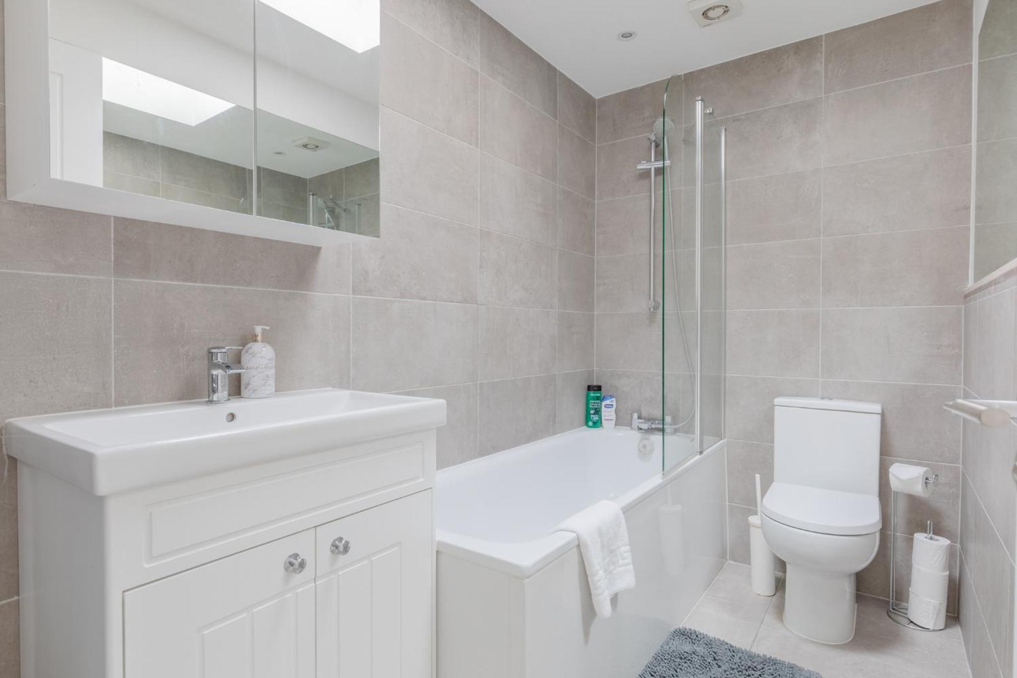 Hébergement de vacances Charming 4bd 6 Mins From Nine Elms Station
