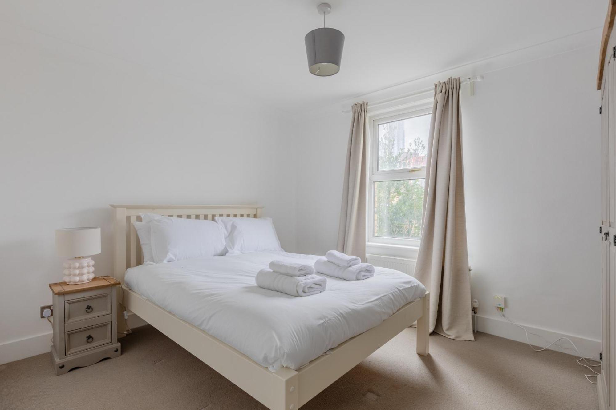 Charming 4bd 6 Mins From Nine Elms Station Hébergement de vacances *
