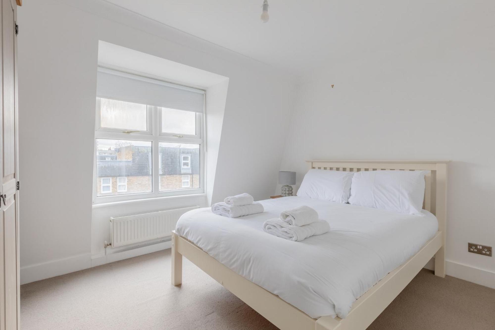 Charming 4bd 6 Mins From Nine Elms Station Hébergement de vacances *