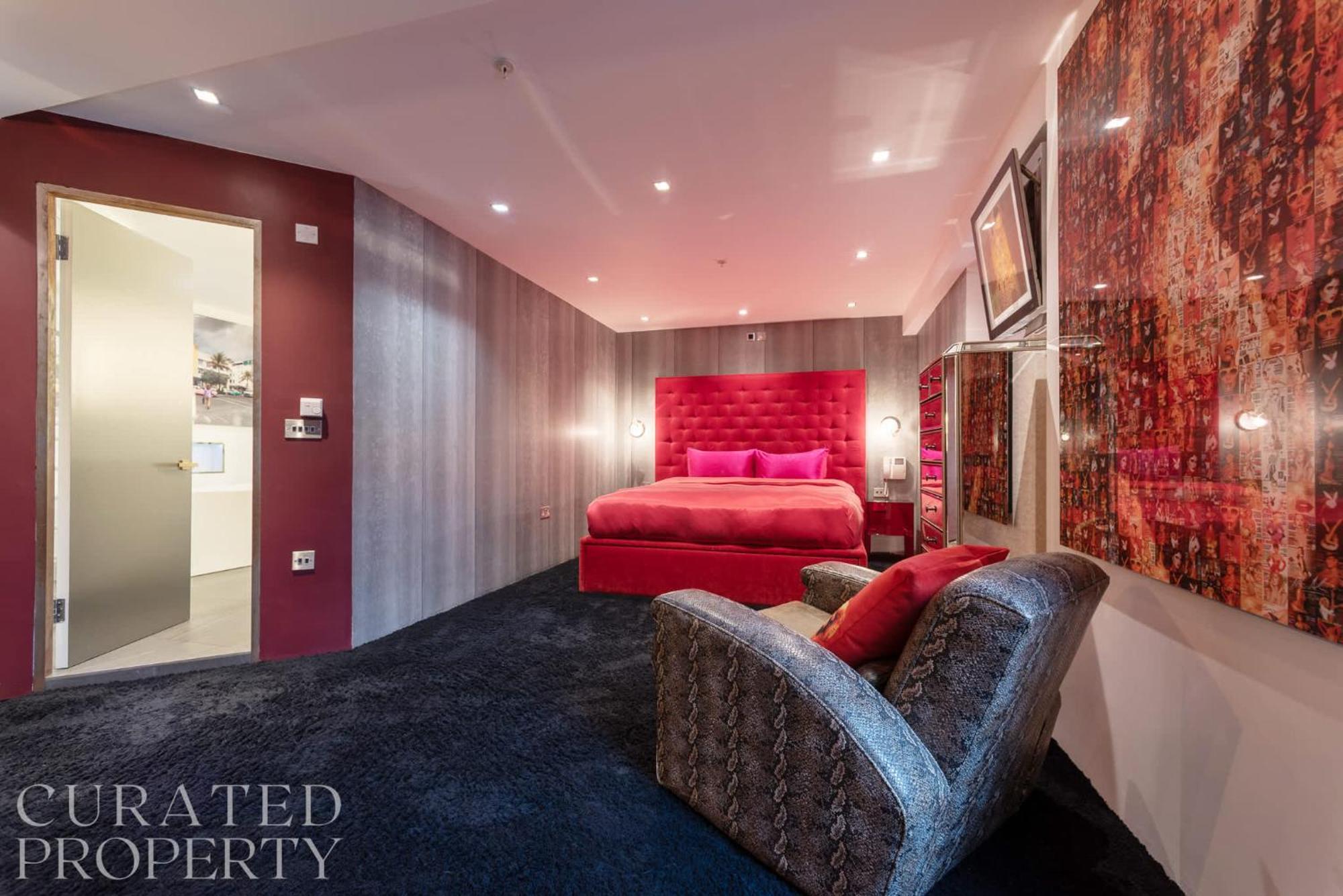 Amazingly Luxurious Loft Apartment, Soho - 3 Bedrooms, 2 Bath & Office Londen