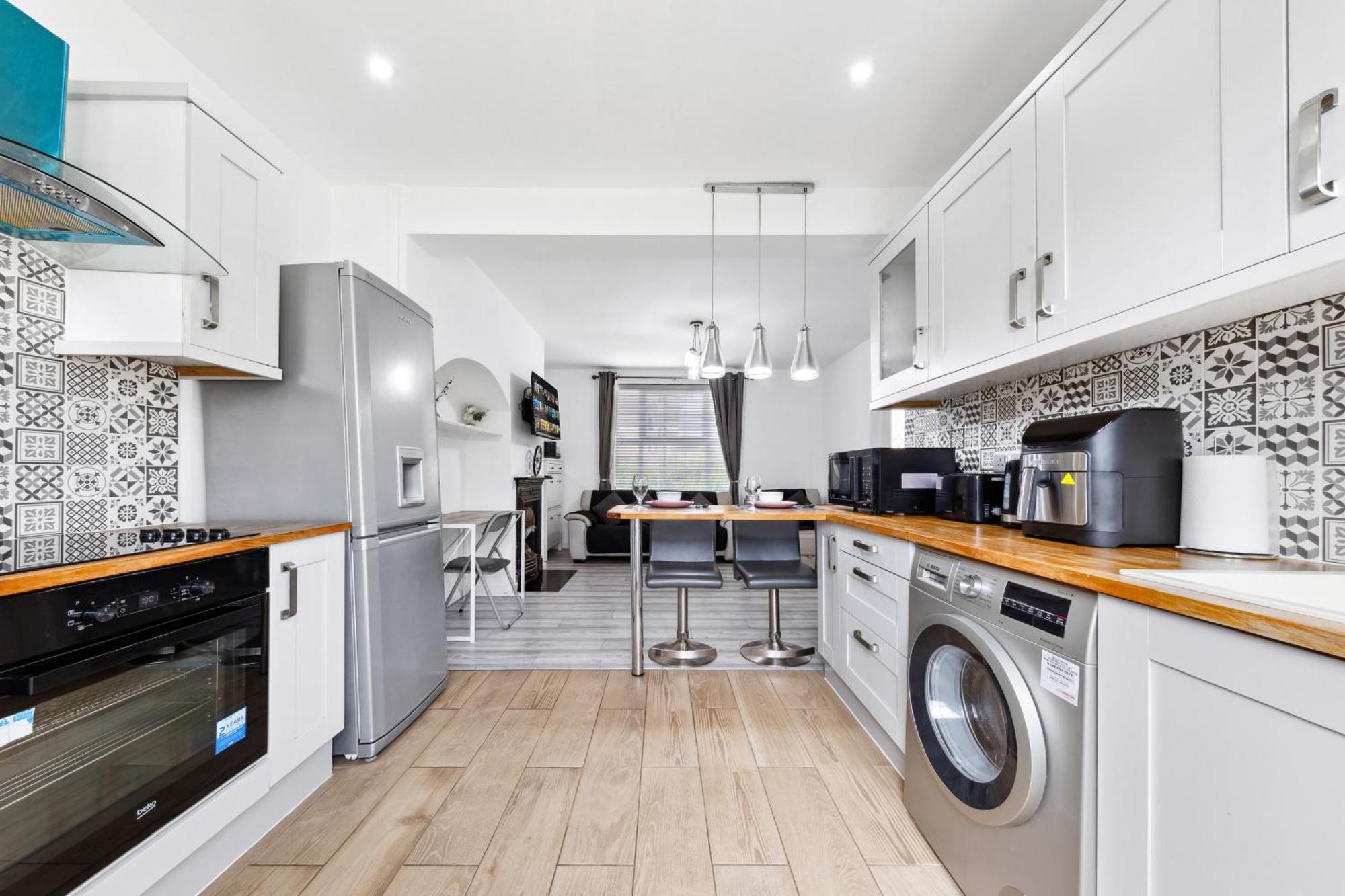 Bromley Serviced - Beckenham Place Park - - 2 Bed House - Free Parking - 2 Beds 1 Sofabed Apartamento