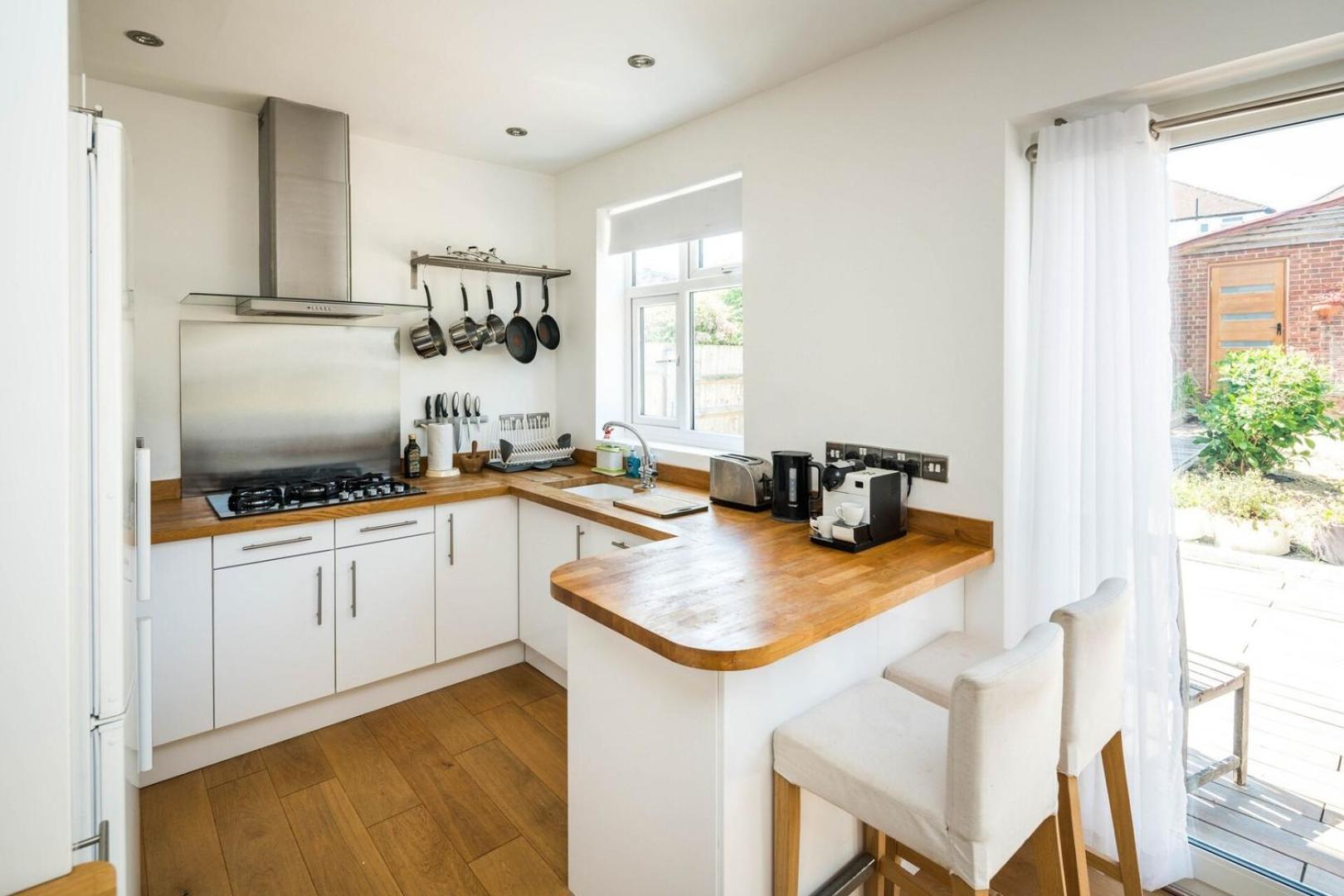 Elegant 2bd House With Garden And Decked Patio Сasa de vacaciones