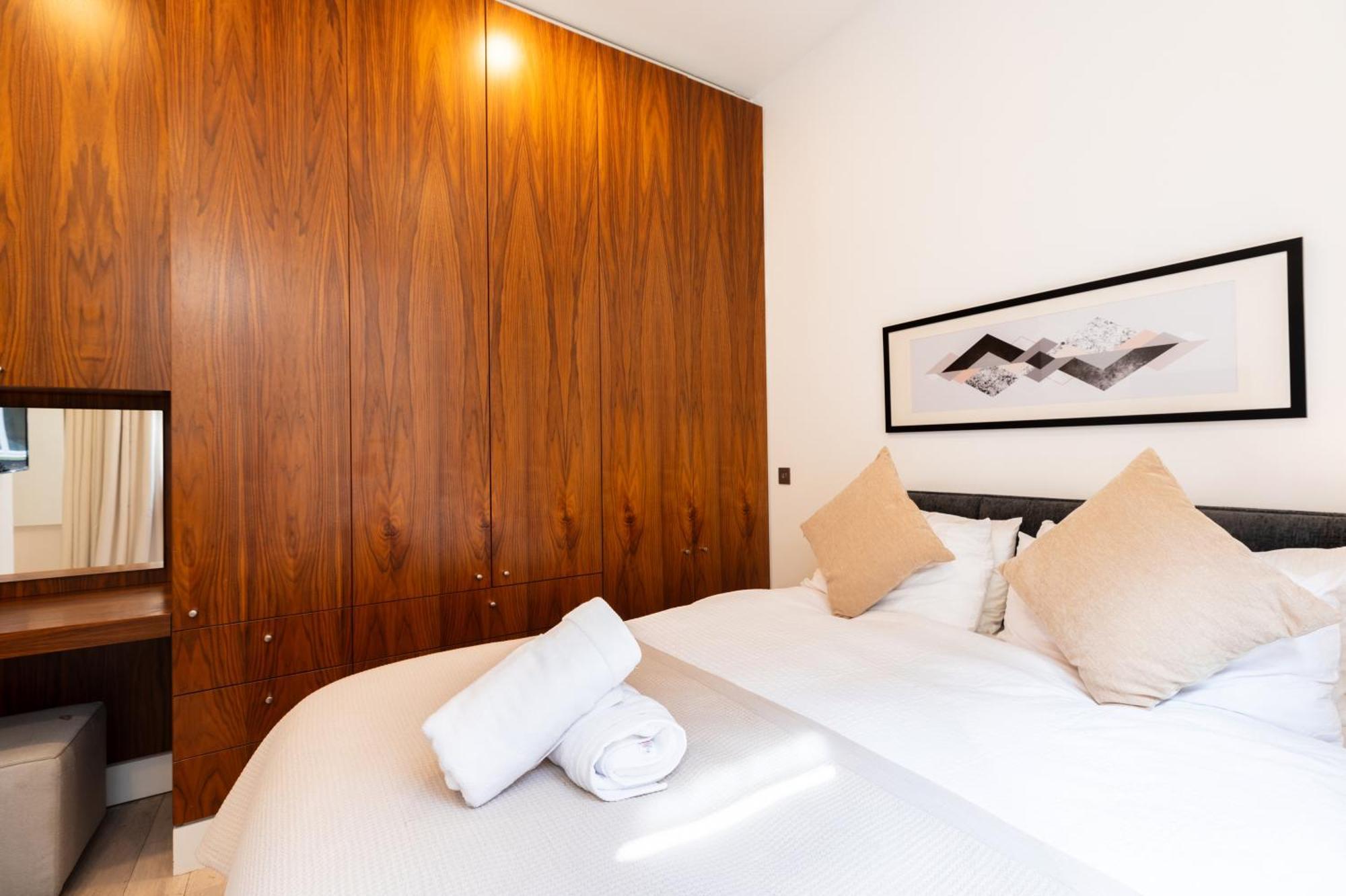 Clarges- Hsk Luxury * London
