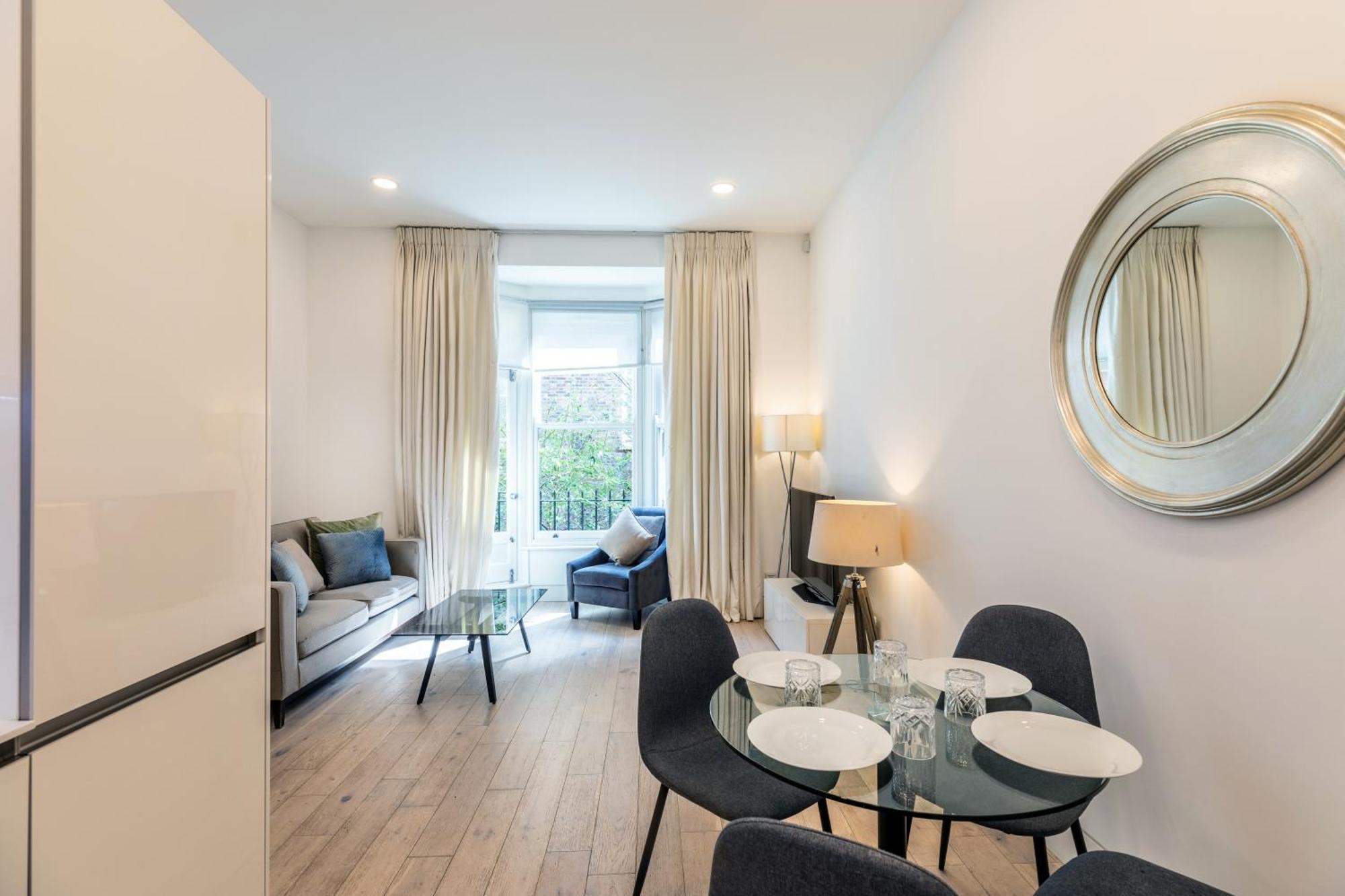 Clarges- Hsk Luxury