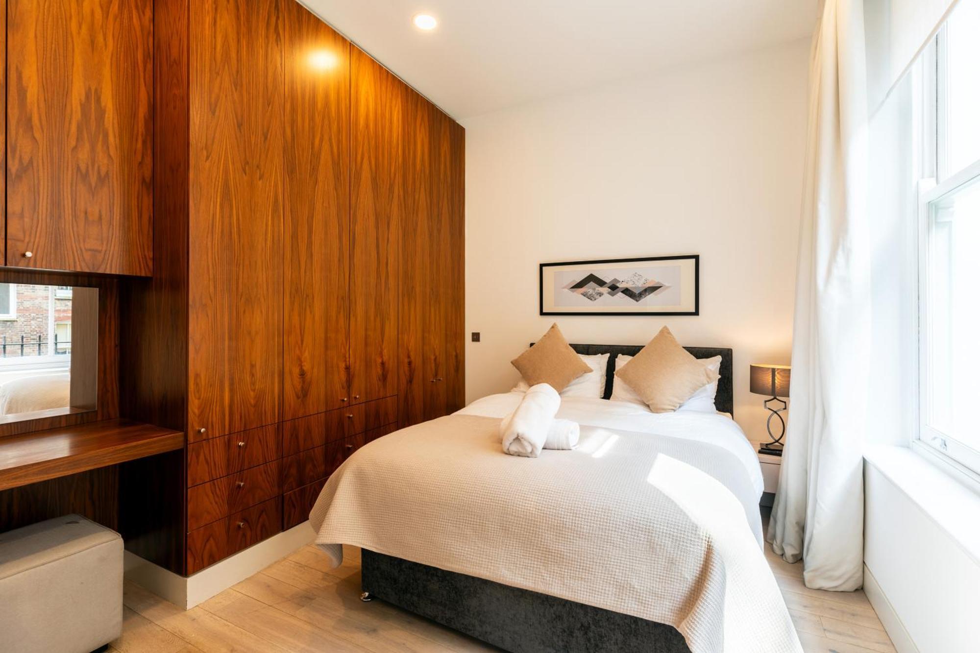 Clarges- Hsk Luxury * London