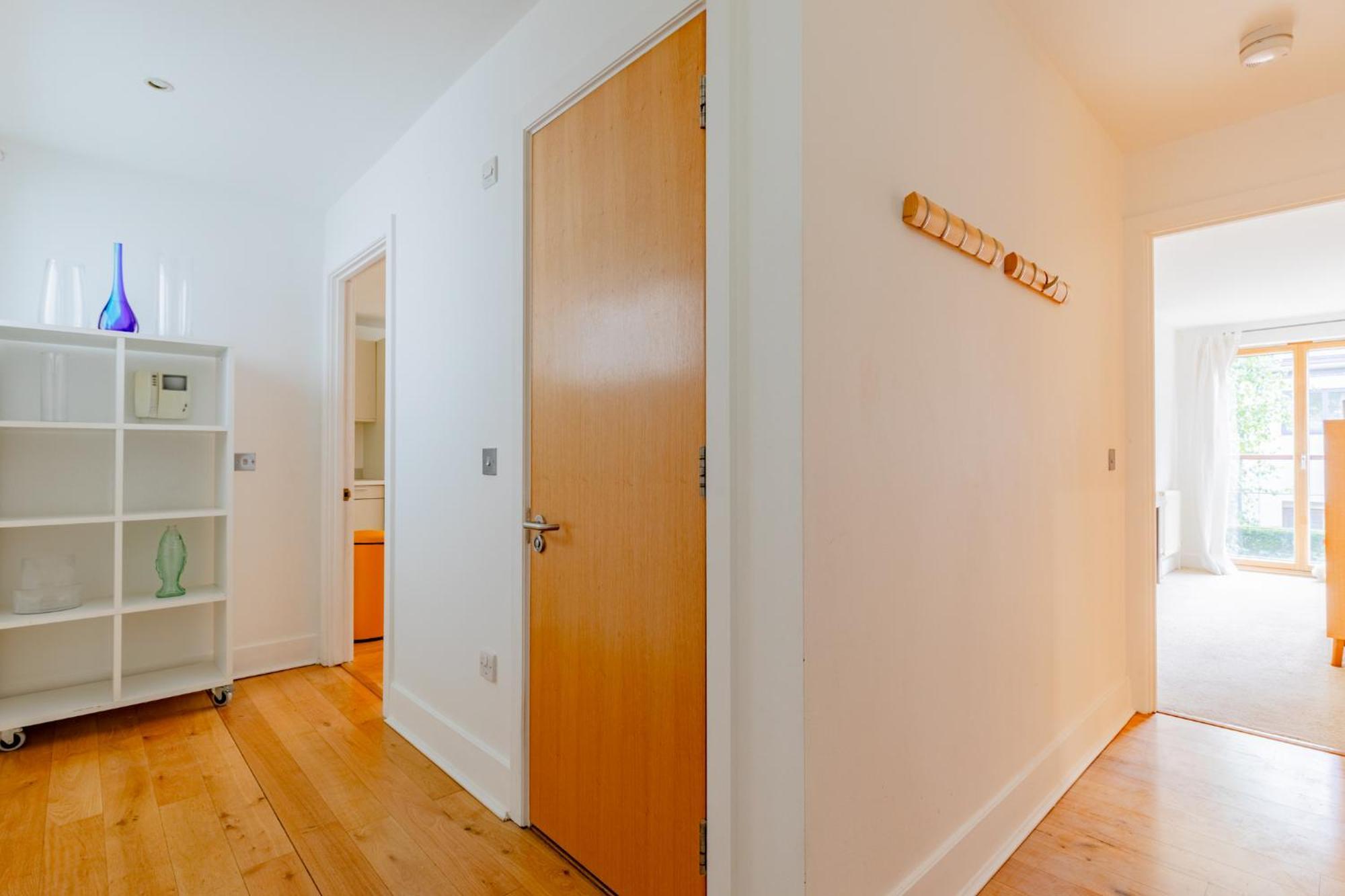 Stylish 1bd Flat In Gated Community Clapham Appartement