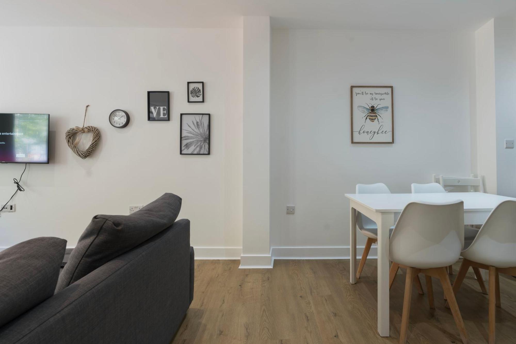Stylish Modern By Aldgate East Station 1 Apartment *
