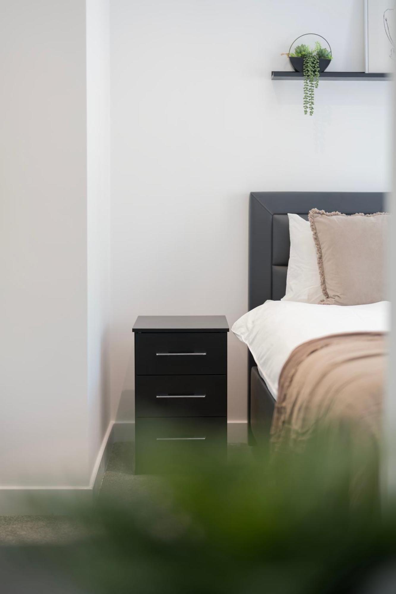 Apartment Stylish Modern By Aldgate East Station 1 *