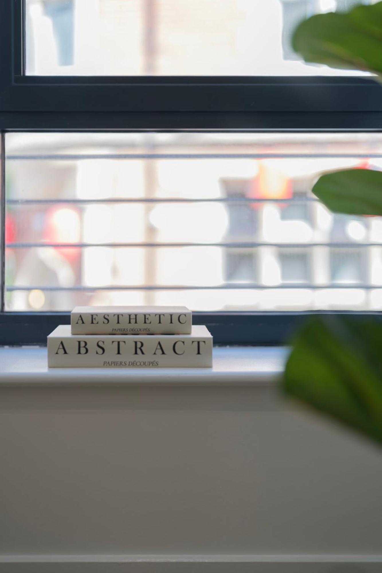 Apartment Stylish Modern By Aldgate East Station 1 *