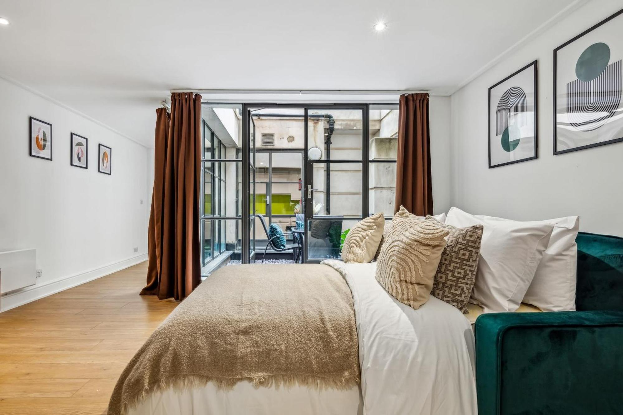 Bnbnova - Holborn & With Patio Apartamento *