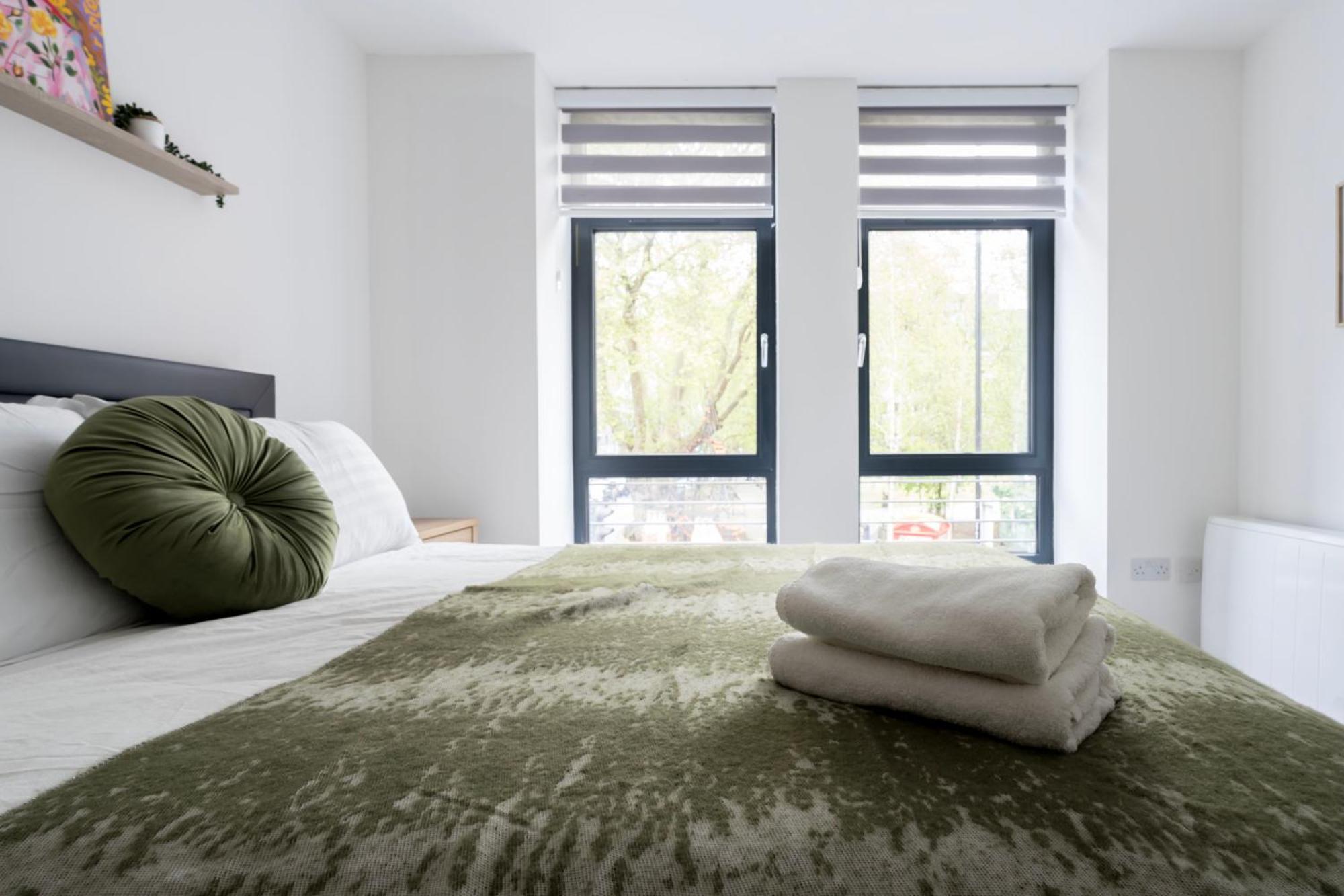 Stylish Modern By Aldgate East Station 2 London