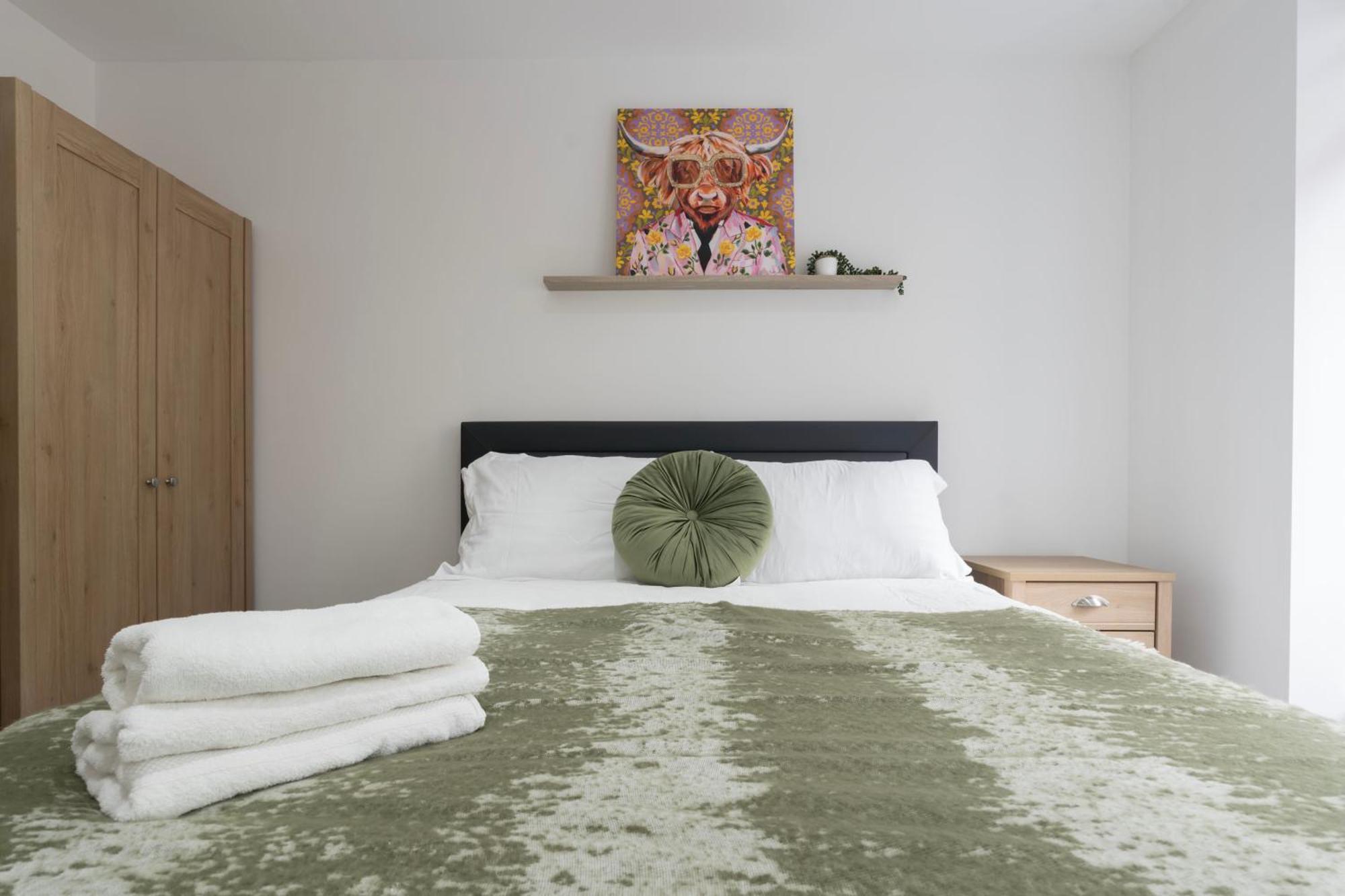 Stylish Modern By Aldgate East Station 2 Apartment London