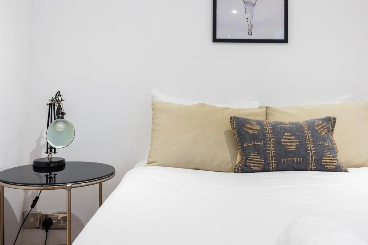 Near Kings Cross,2bd Private Balcony, Easy Grocery *
