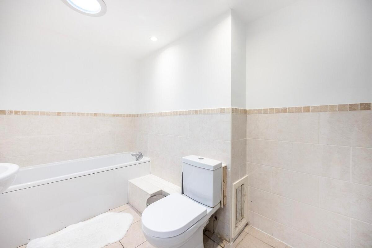 Near Kings Cross,2bd Private Balcony, Easy Grocery *
