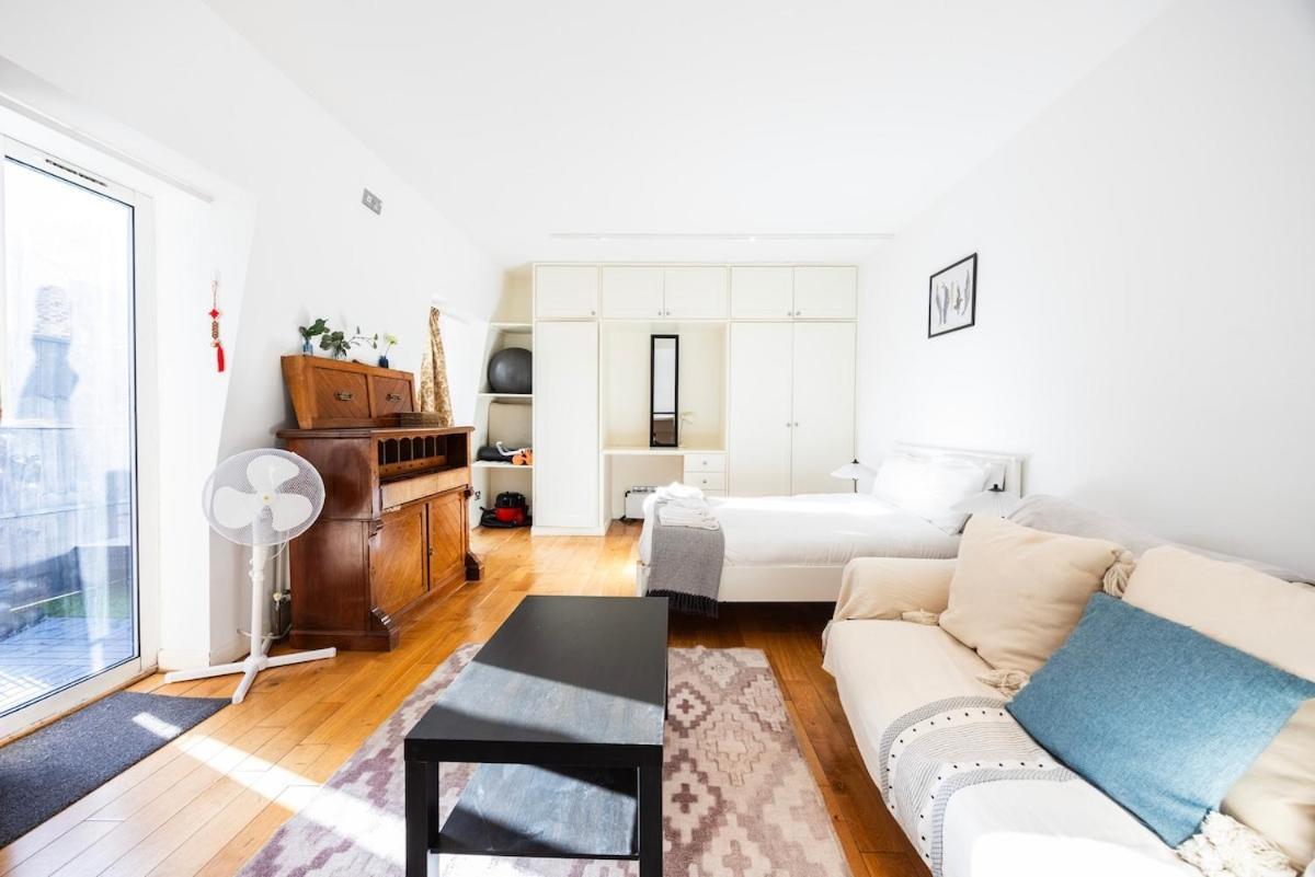 Near Kings Cross,2bd Private Balcony, Easy Grocery Appartement Londres
