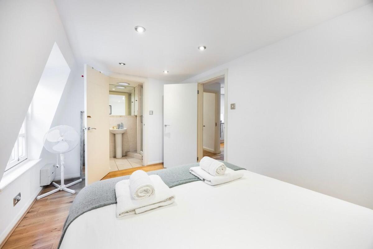 Near Kings Cross,2bd Private Balcony, Easy Grocery Appartement Londres