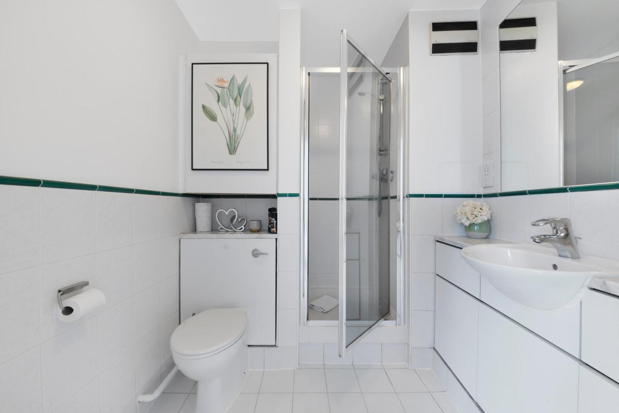 3 Bedroom Penthouse With Roof Terrace In Covent Garden