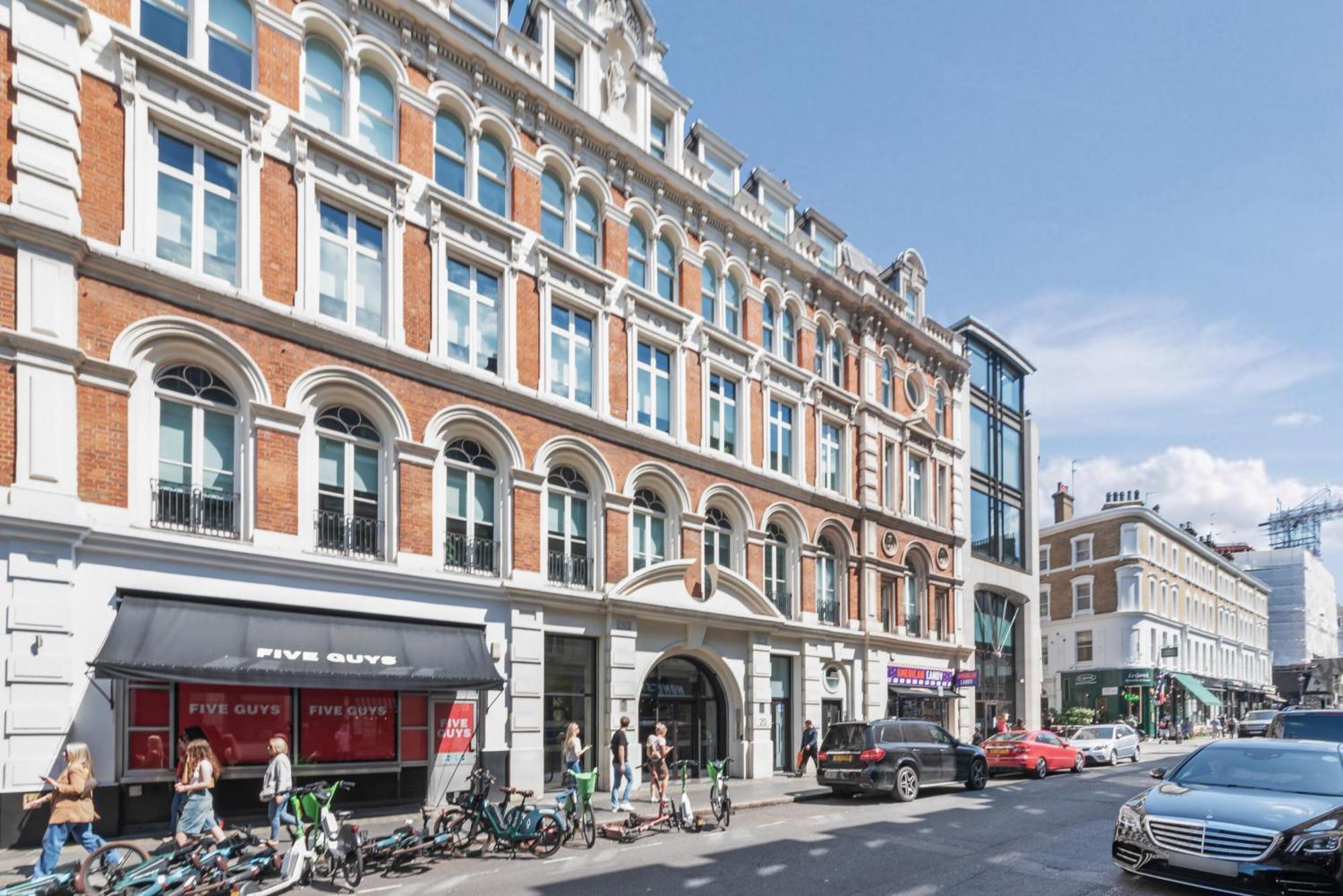 Appartement 3 Bedroom Penthouse With Roof Terrace In Covent Garden