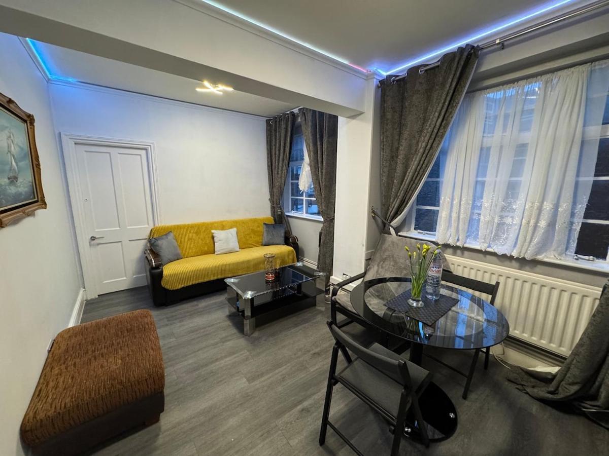 Hyde Park And Paddington 1 Bedroom Flat *