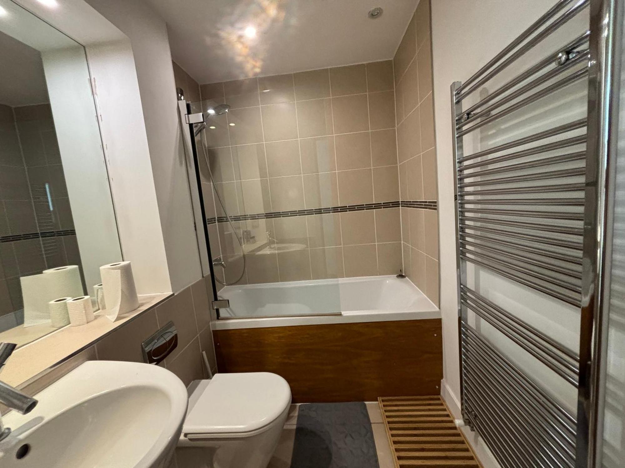 Stylish 1bd Flat In Gated Community Clapham Appartement