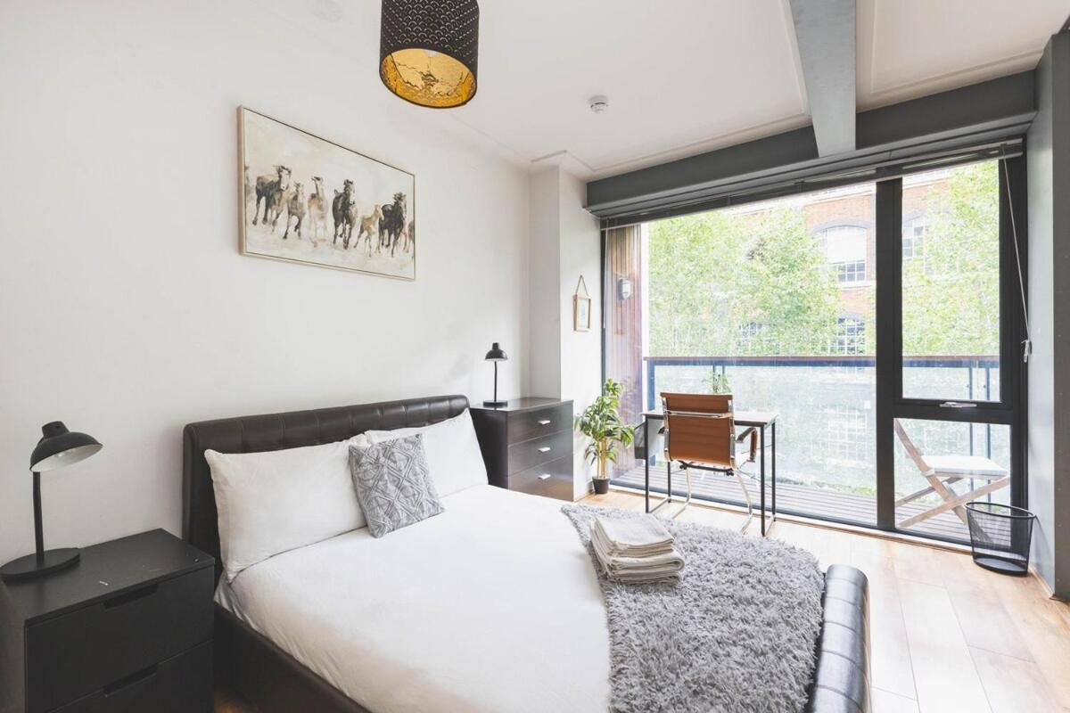 2bed Stratford With Easy Access To London, O2, Excel, Parking Nearby Apartment London
