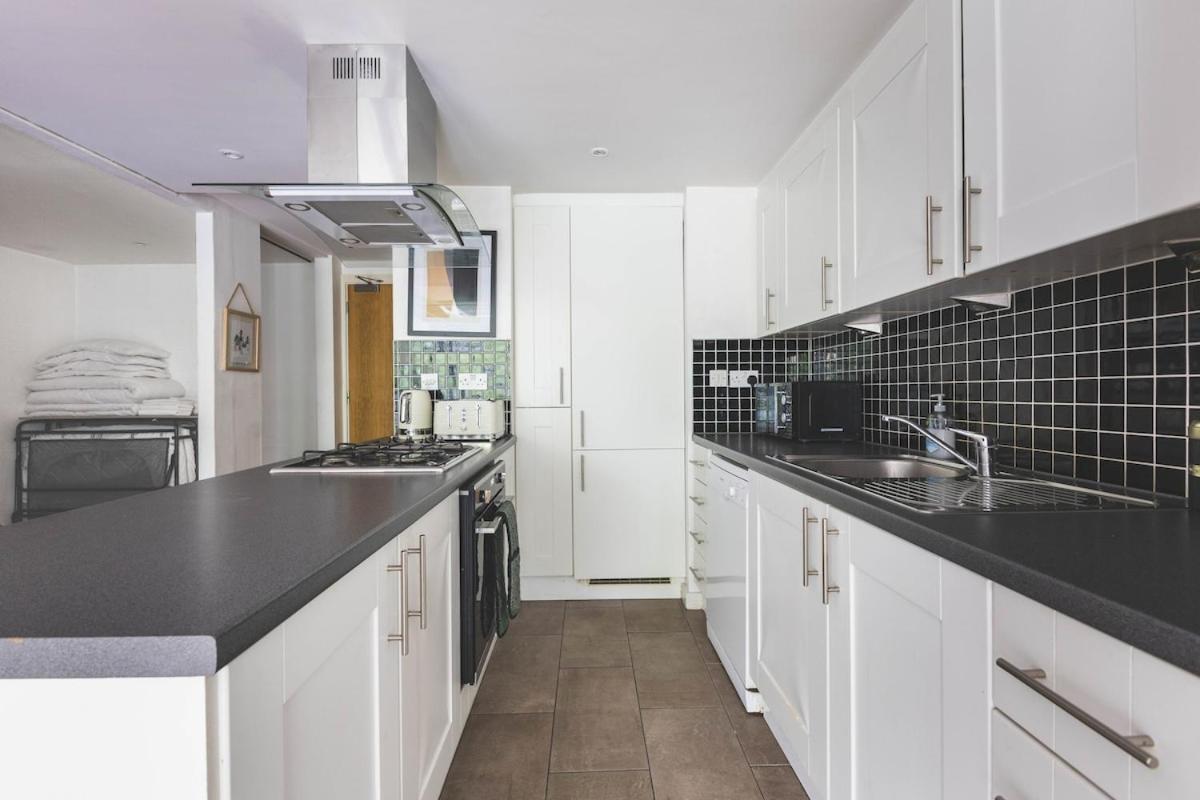 2bed Stratford With Easy Access To London, O2, Excel, Parking Nearby * London