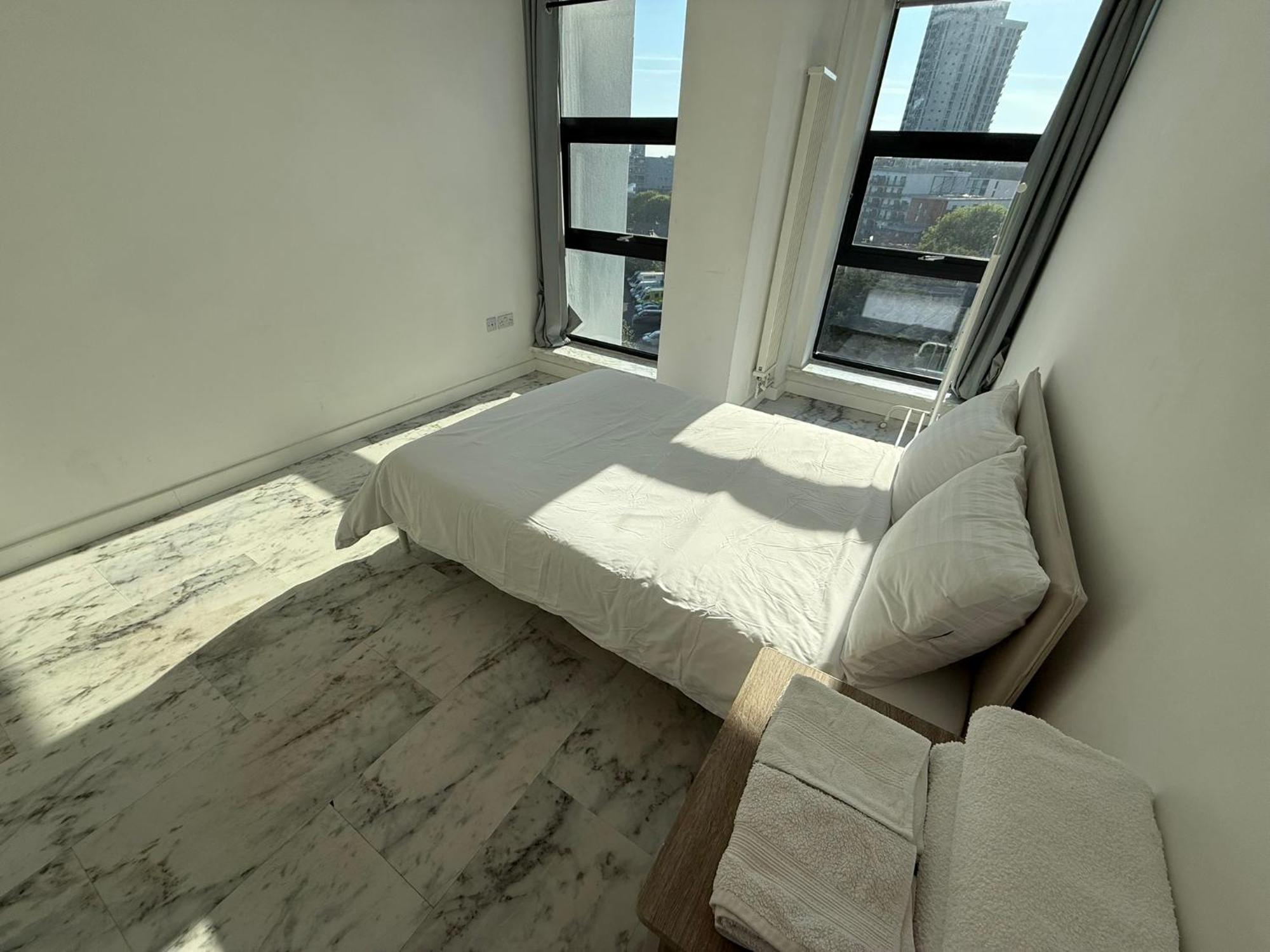 Hotel Entire Flat With 2x Bedrooms, 2x Bathrooms And A Big Living In The Olympic Park And Westfield At Stratford Londres