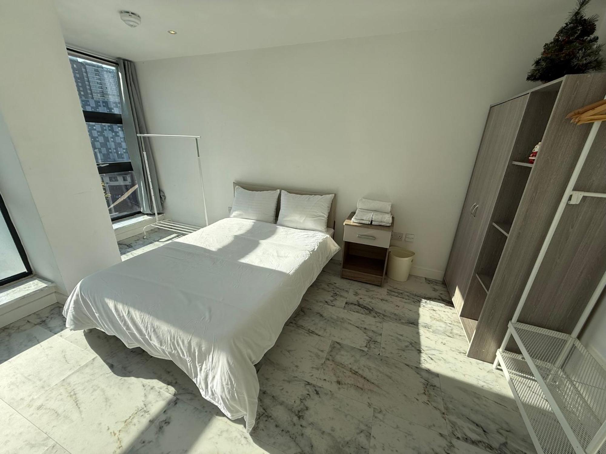 Entire Flat With 2x Bedrooms, 2x Bathrooms And A Big Living In The Olympic Park And Westfield At Stratford 5*