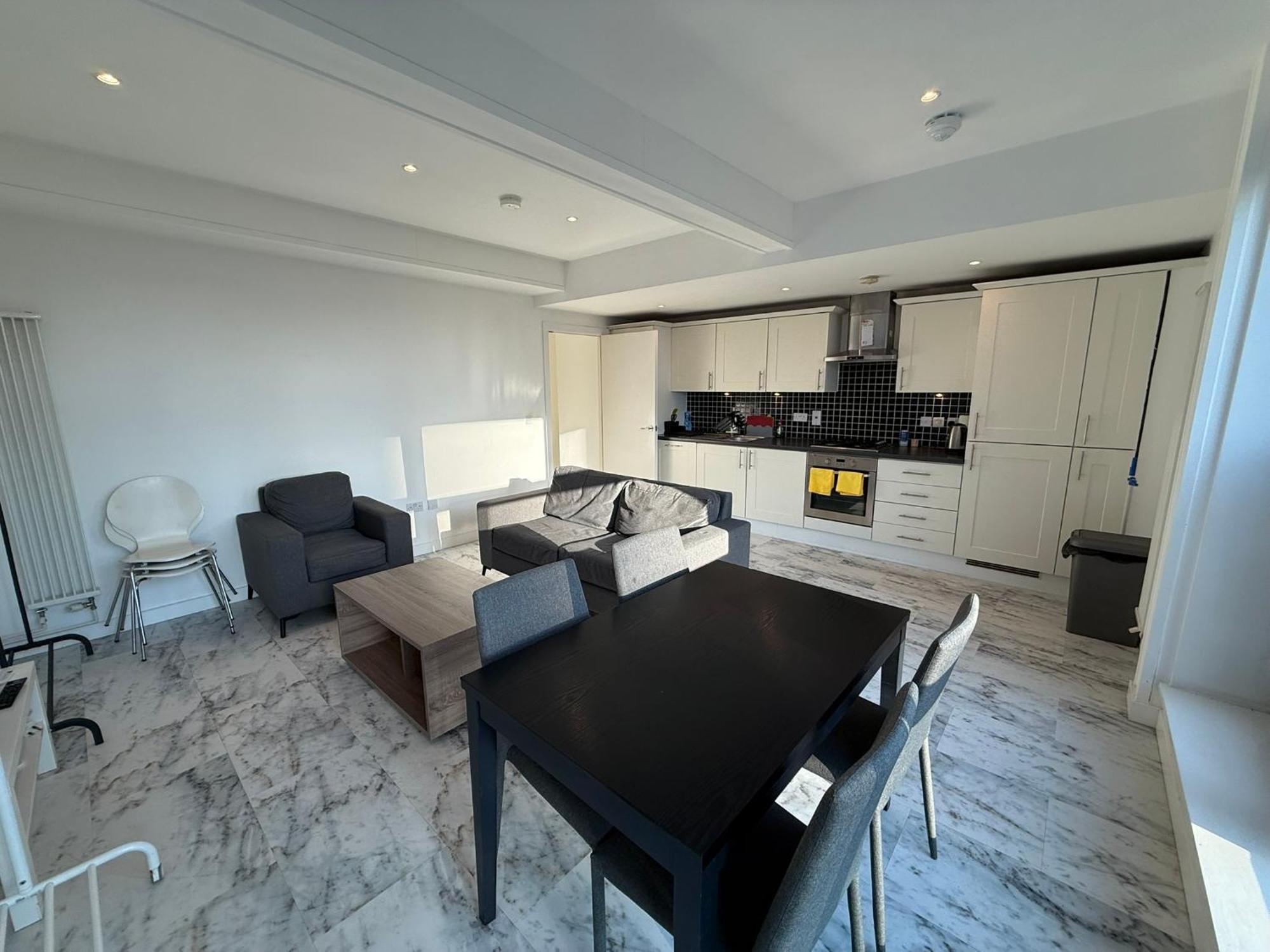 Hotel Entire Flat With 2x Bedrooms, 2x Bathrooms And A Big Living In The Olympic Park And Westfield At Stratford 5*