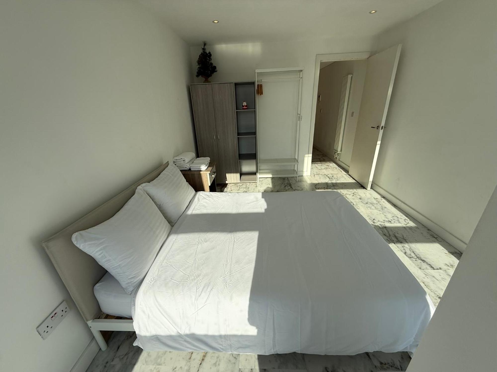Hotel Entire Flat With 2x Bedrooms, 2x Bathrooms And A Big Living In The Olympic Park And Westfield At Stratford Londres