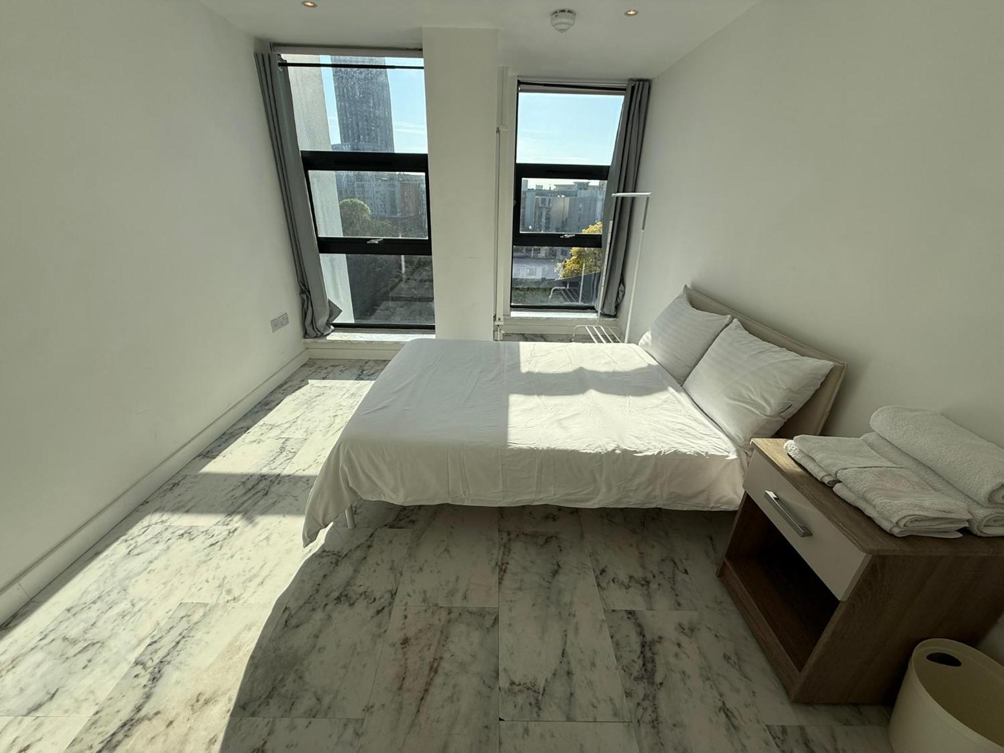 Entire Flat With 2x Bedrooms, 2x Bathrooms And A Big Living In The Olympic Park And Westfield At Stratford