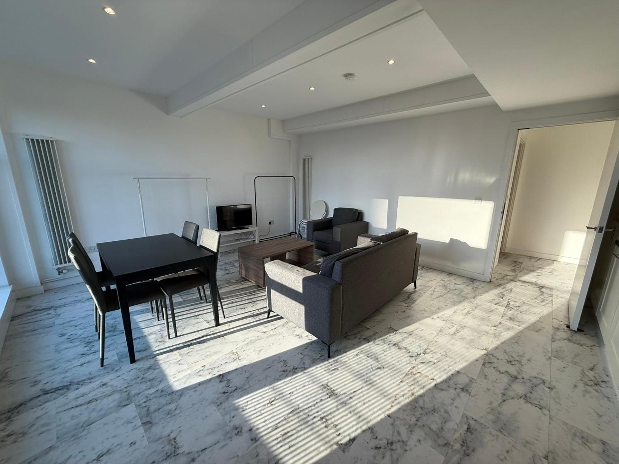 Entire Flat With 2x Bedrooms, 2x Bathrooms And A Big Living In The Olympic Park And Westfield At Stratford Hotel