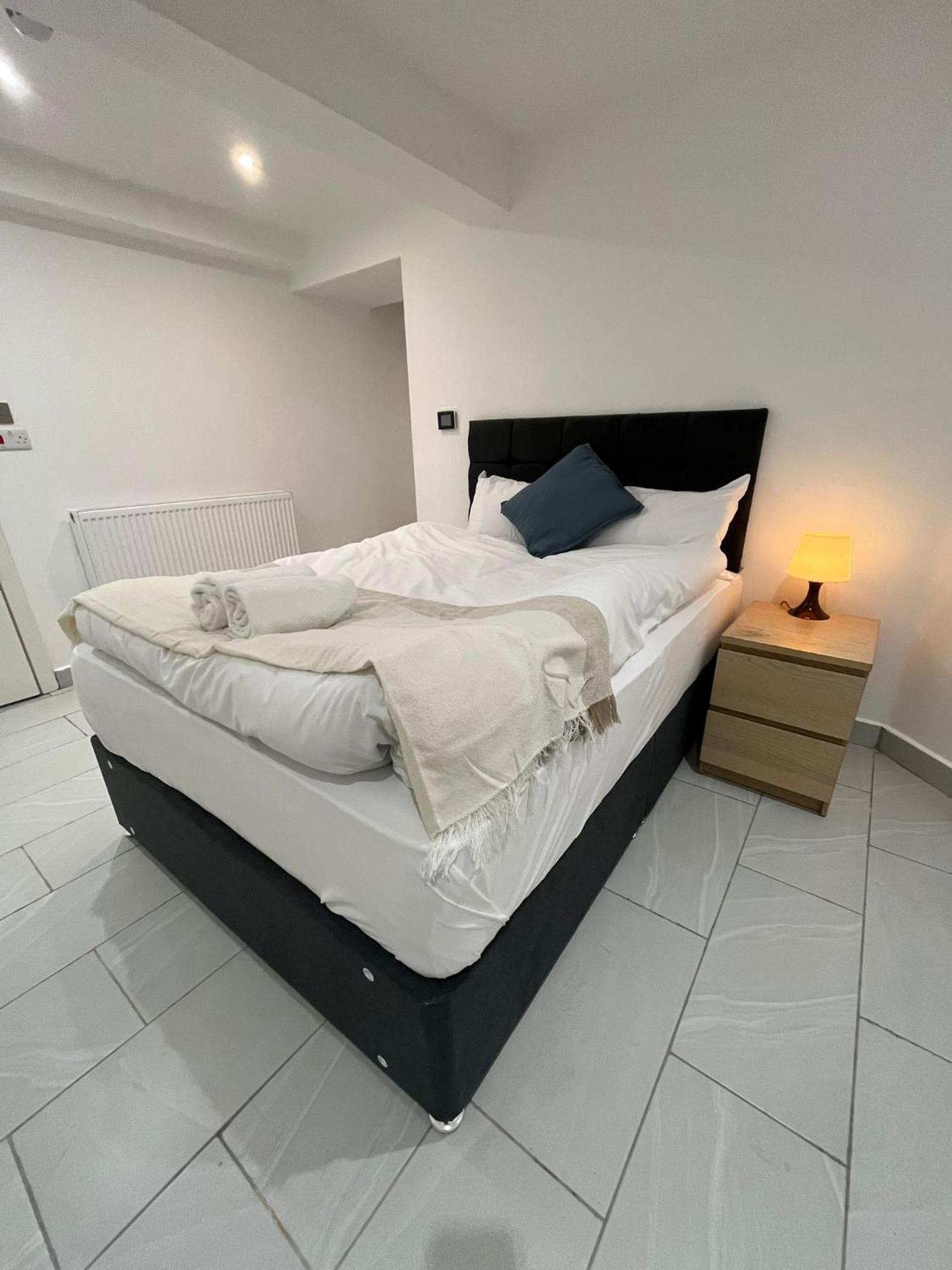 Bell Street 2 Bedroom Flat B *