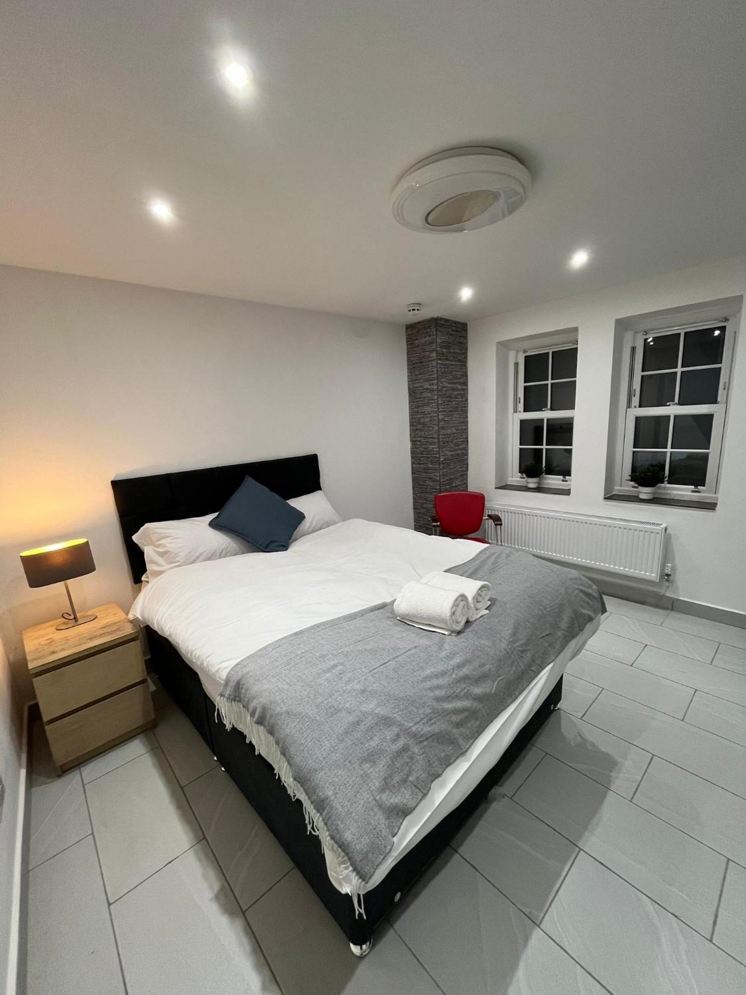 Bell Street 2 Bedroom Flat B *