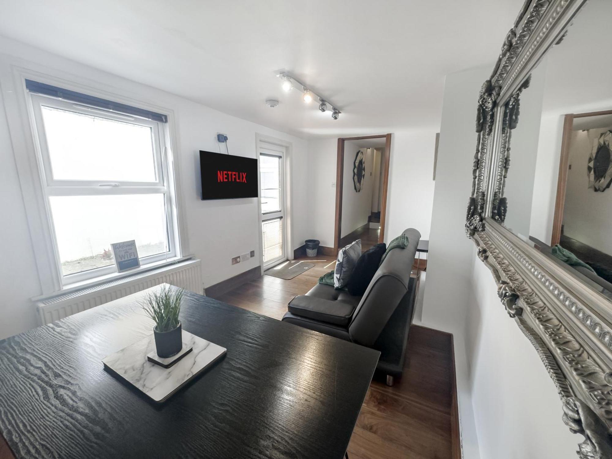 2 Bed Appt In Londres