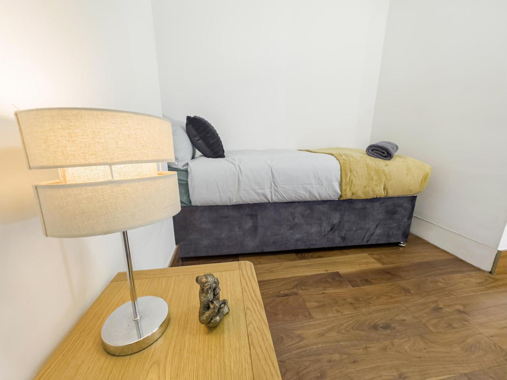 2 Bed Appt In Apartamento *