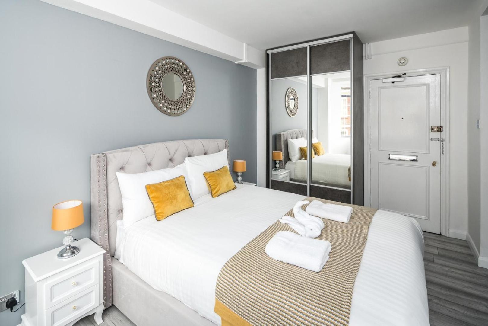 New Sleek & Modern In The Heart Of Chelsea