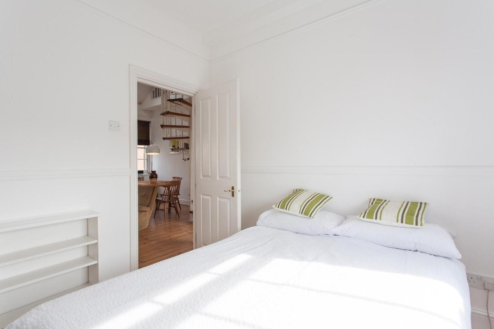 Large Shoreditch 2/dbl Bed Loft Holiday home London