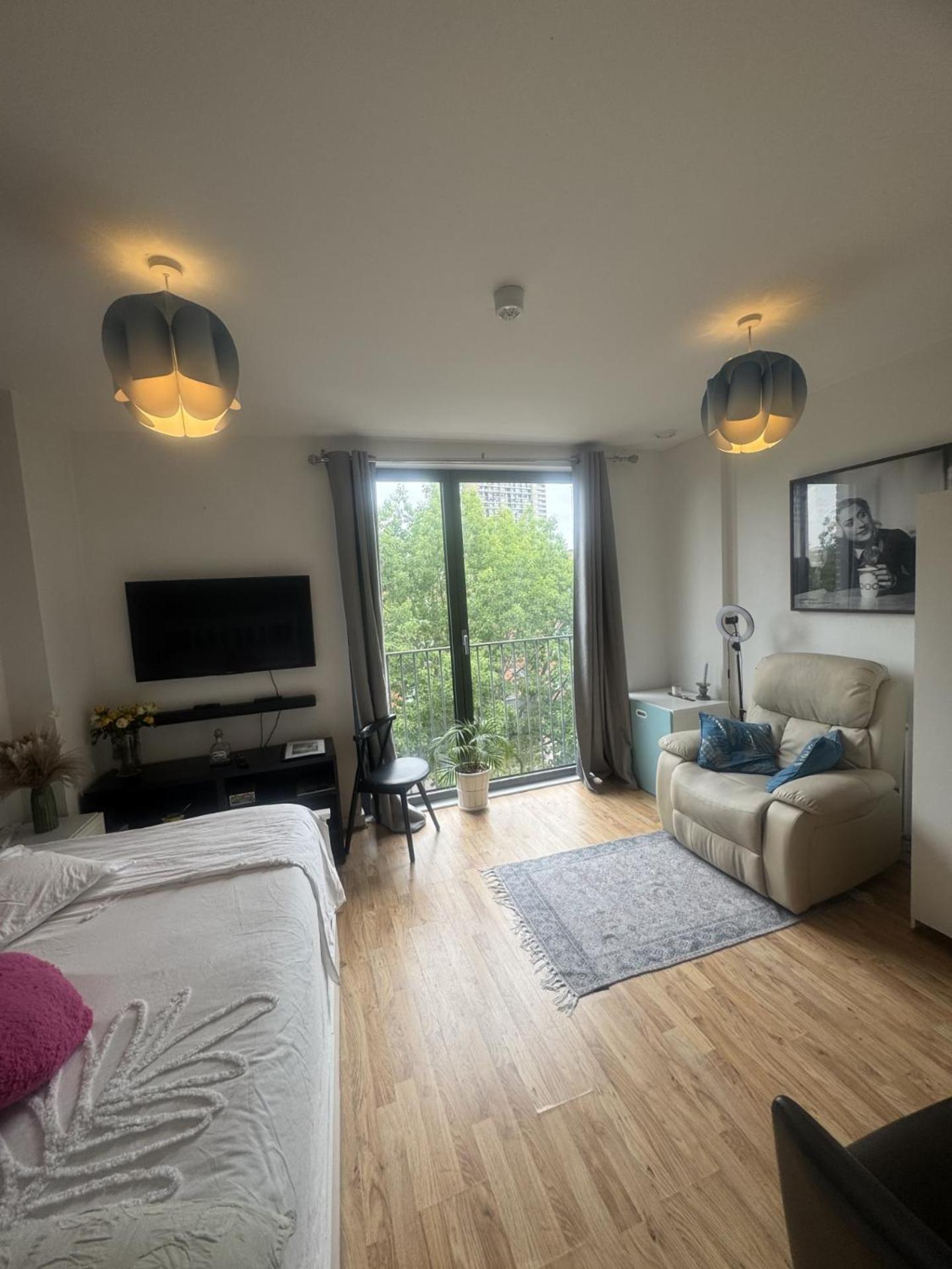 In Notting Hill Apartment *